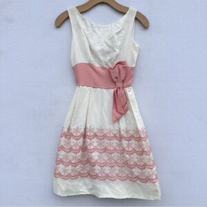 Vintage 60's ? Women's Floral Cutout White Pink Bow Front Dress Union Made Small
